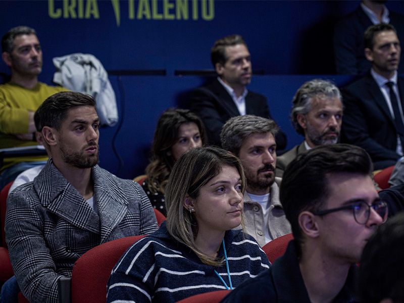 Impacto e Aplicação das Tecnologias no Futebol Profissional em ‘Organização e Gestão’