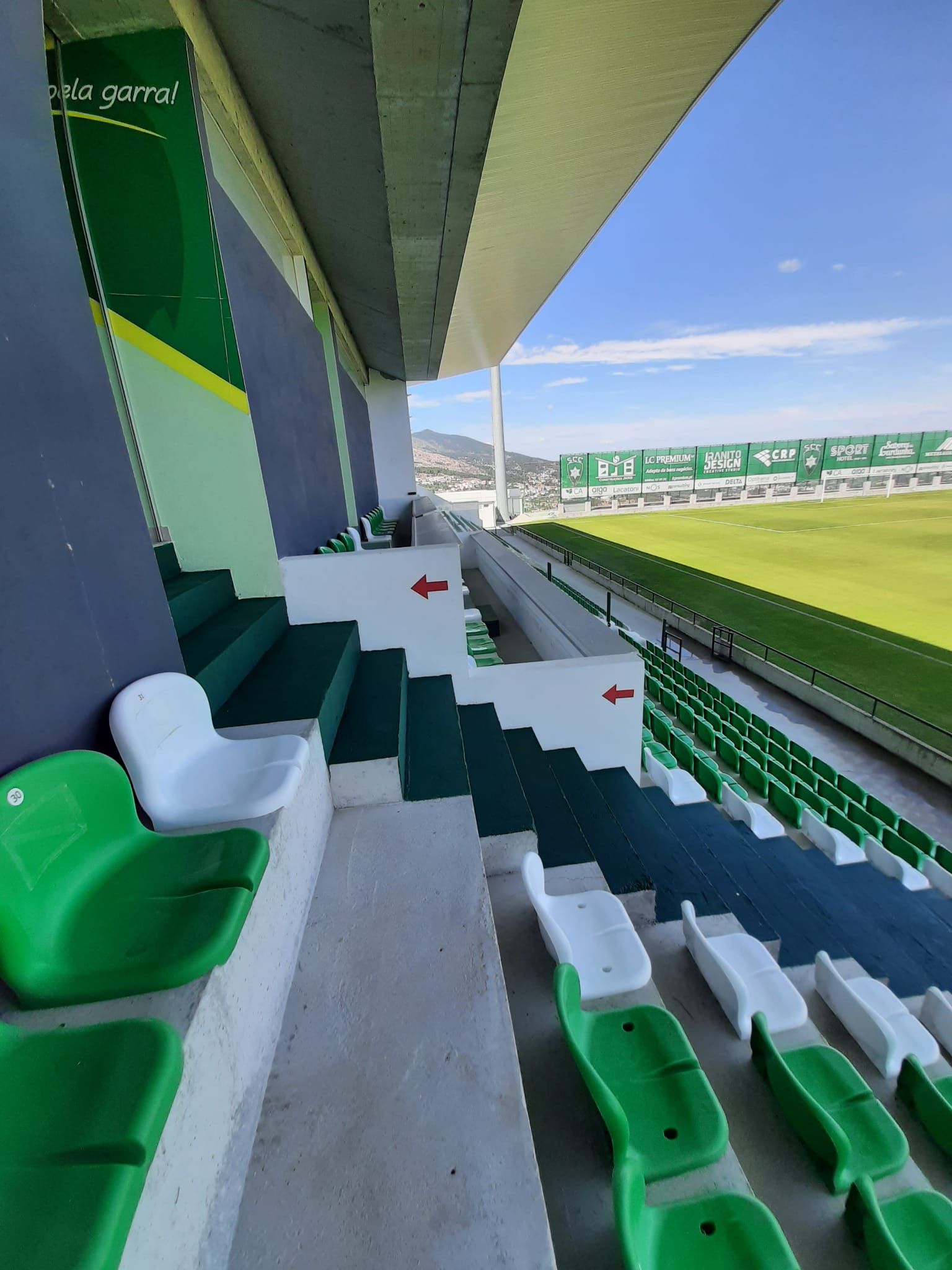 Futebol Profissional a postos para receber adeptos