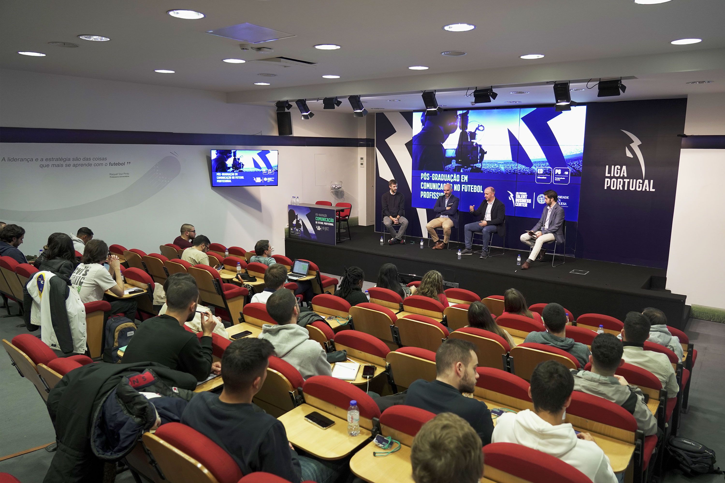 Mesa redonda na Pós-Graduação em Comunicação no Futebol Profissional