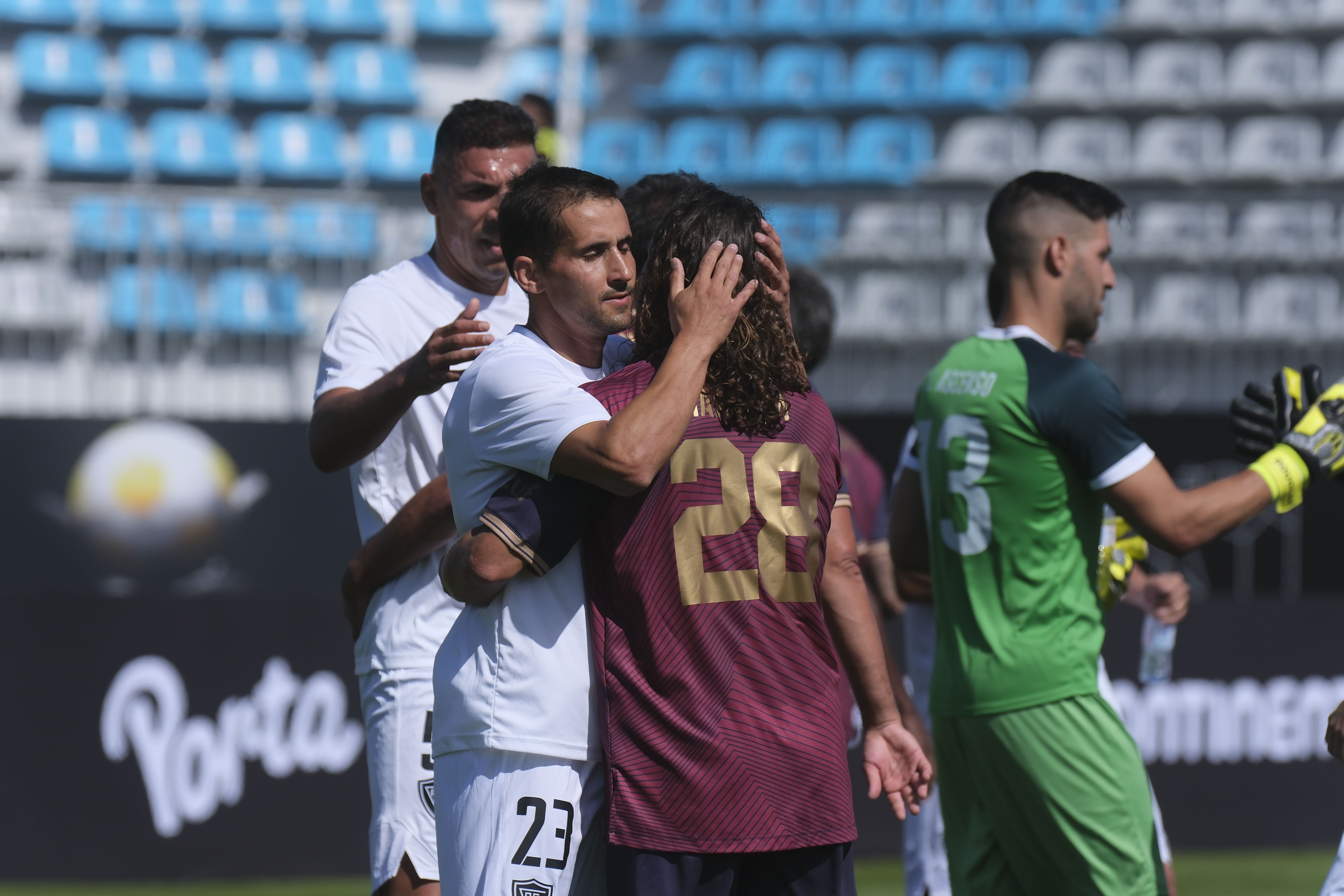 Adeptos em força na Nazaré: as fotos do segundo dia do Liga Portugal Legends