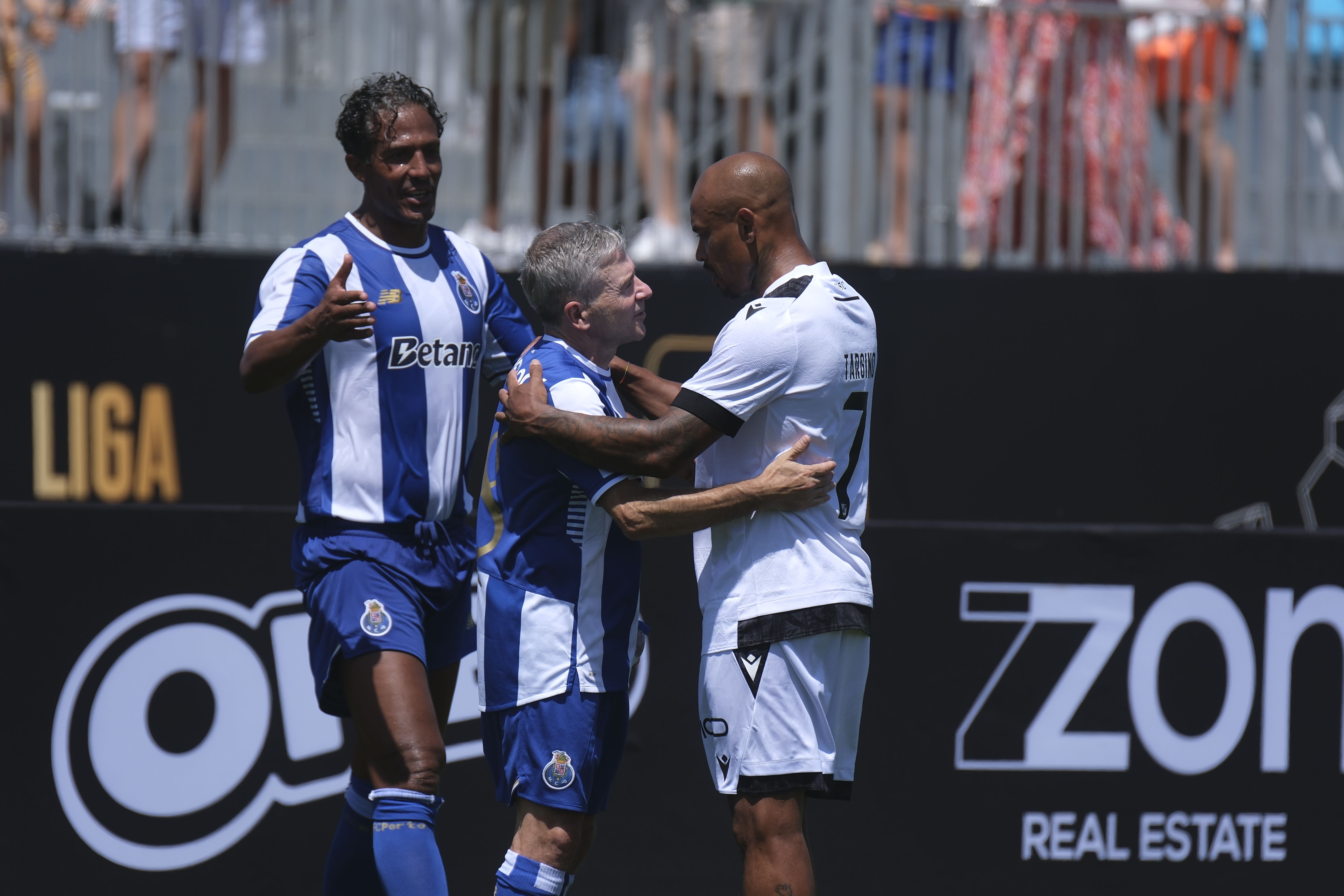 Adeptos em força na Nazaré: as fotos do segundo dia do Liga Portugal Legends