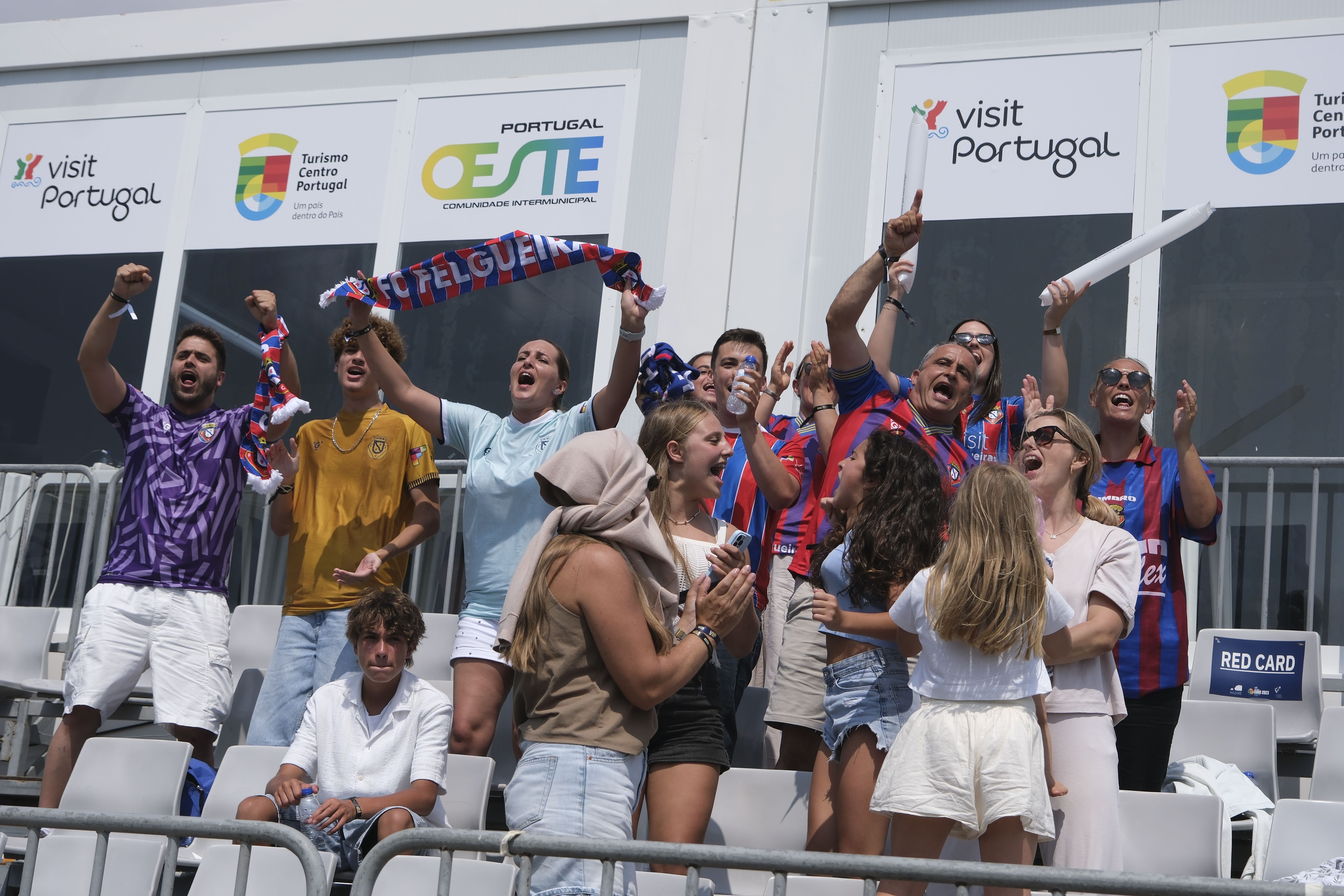 Enchente e decisões na Nazaré: as melhores imagens do segundo dia