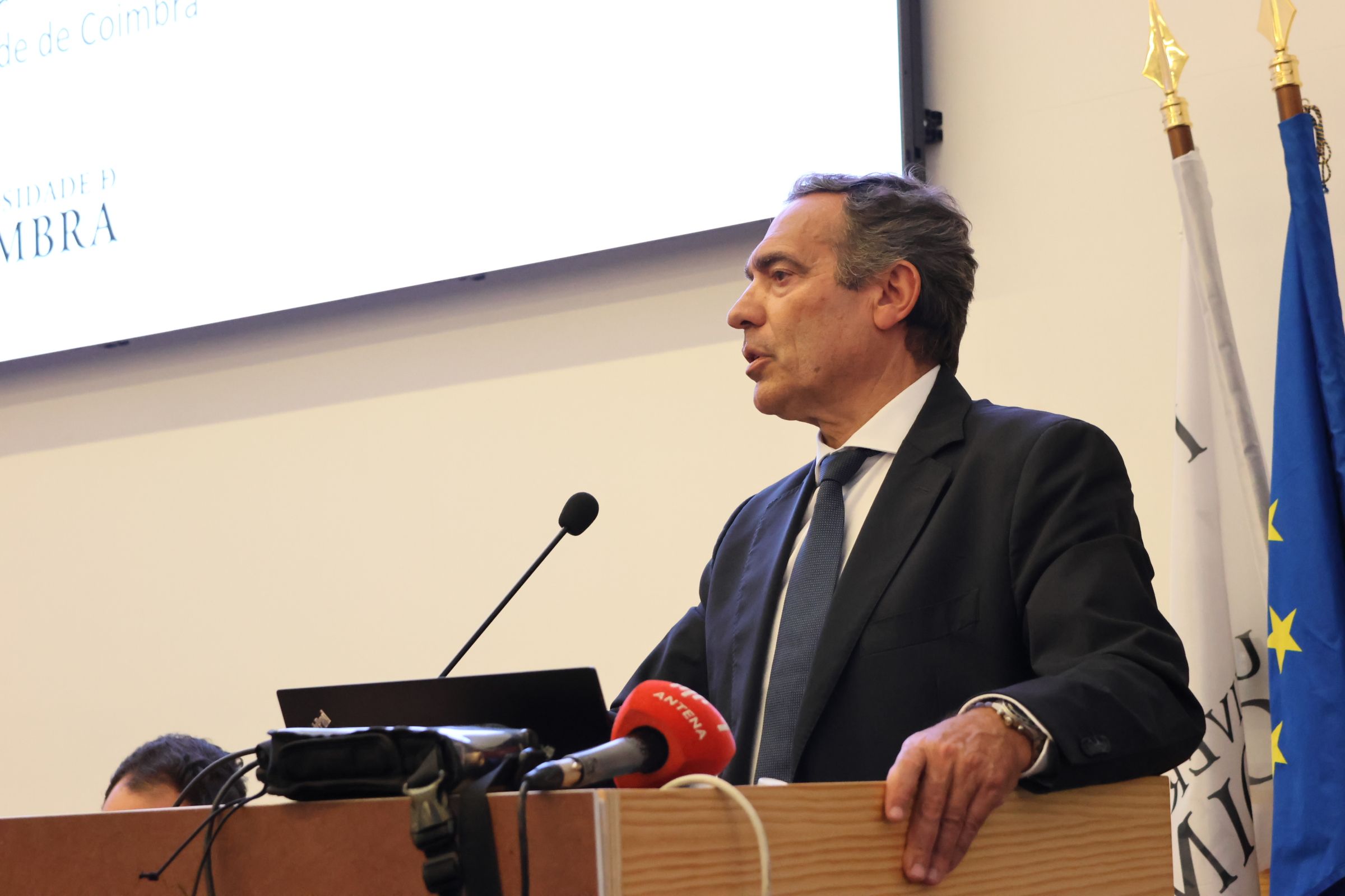 Reinaldo Teixeira em palestra na Universidade de Coimbra