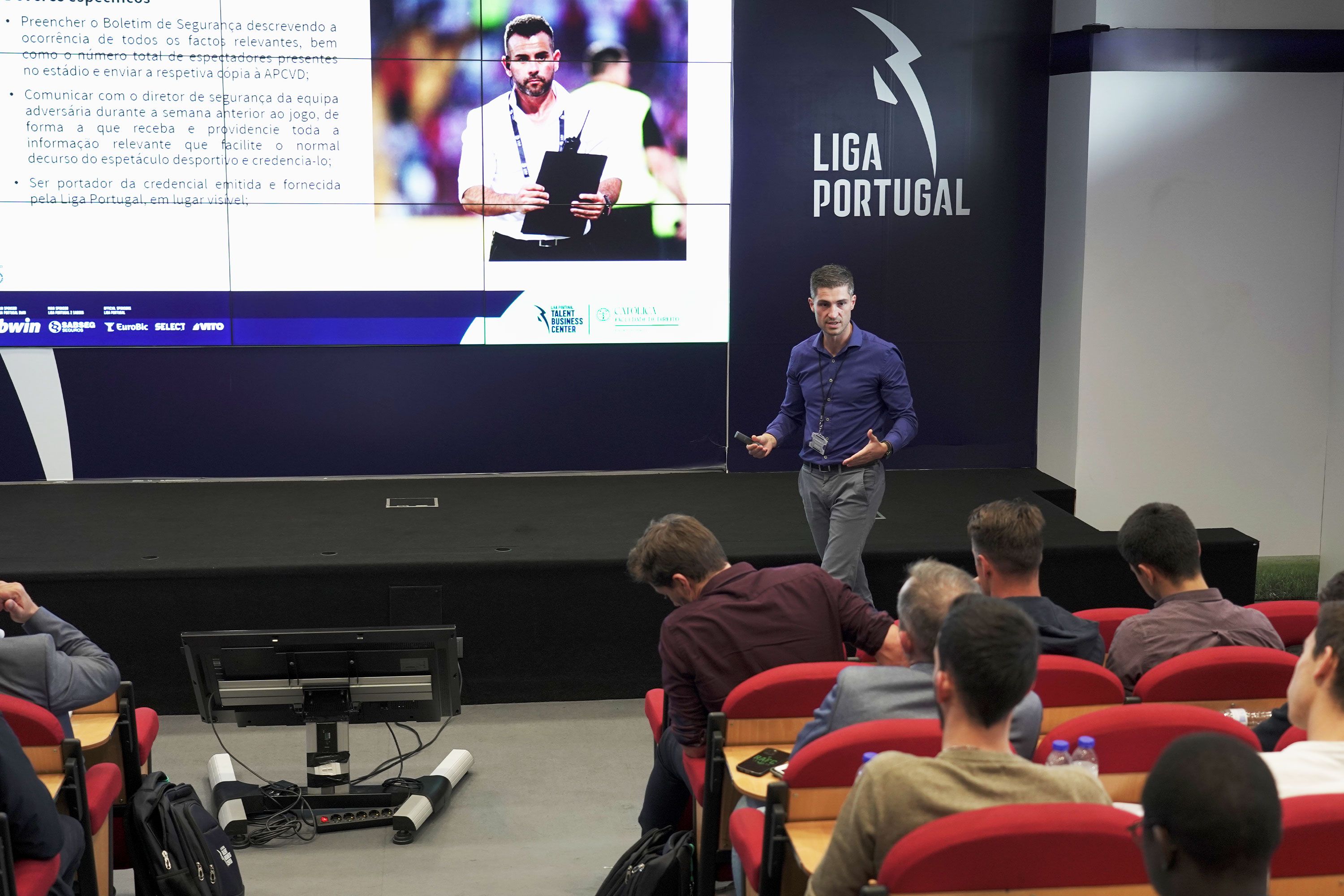 Helena Pires, Roberto Domingues e Luís Silva em Organização e Gestão