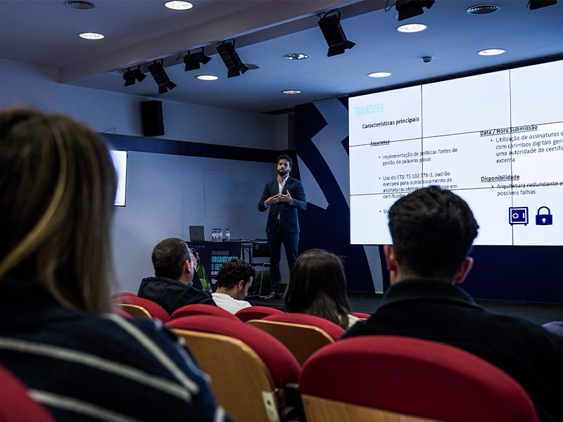 Impacto e Aplicação das Tecnologias no Futebol Profissional em ‘Organização e Gestão’