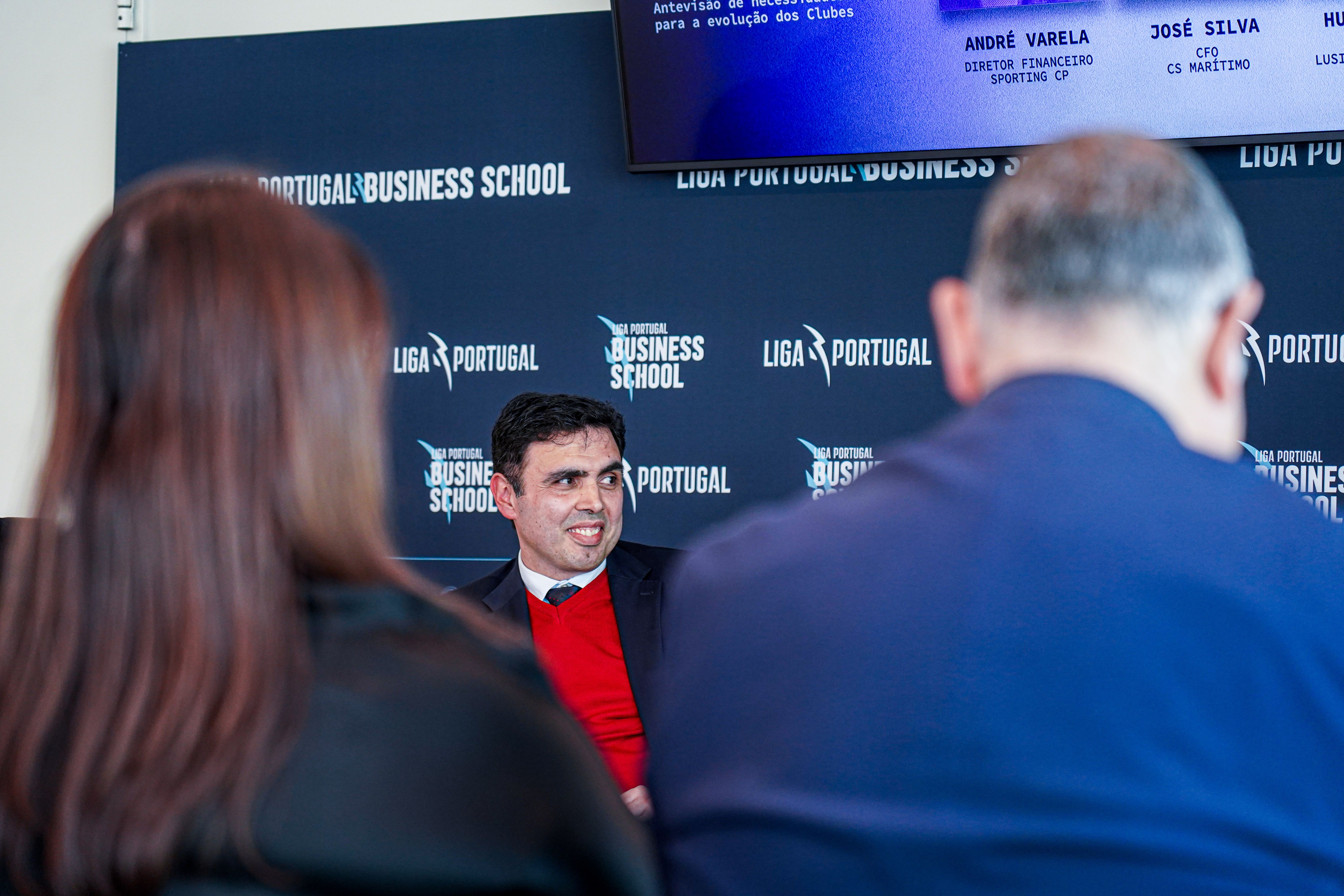 Mesa-redonda debate desafios e oportunidades do Futebol Profissional