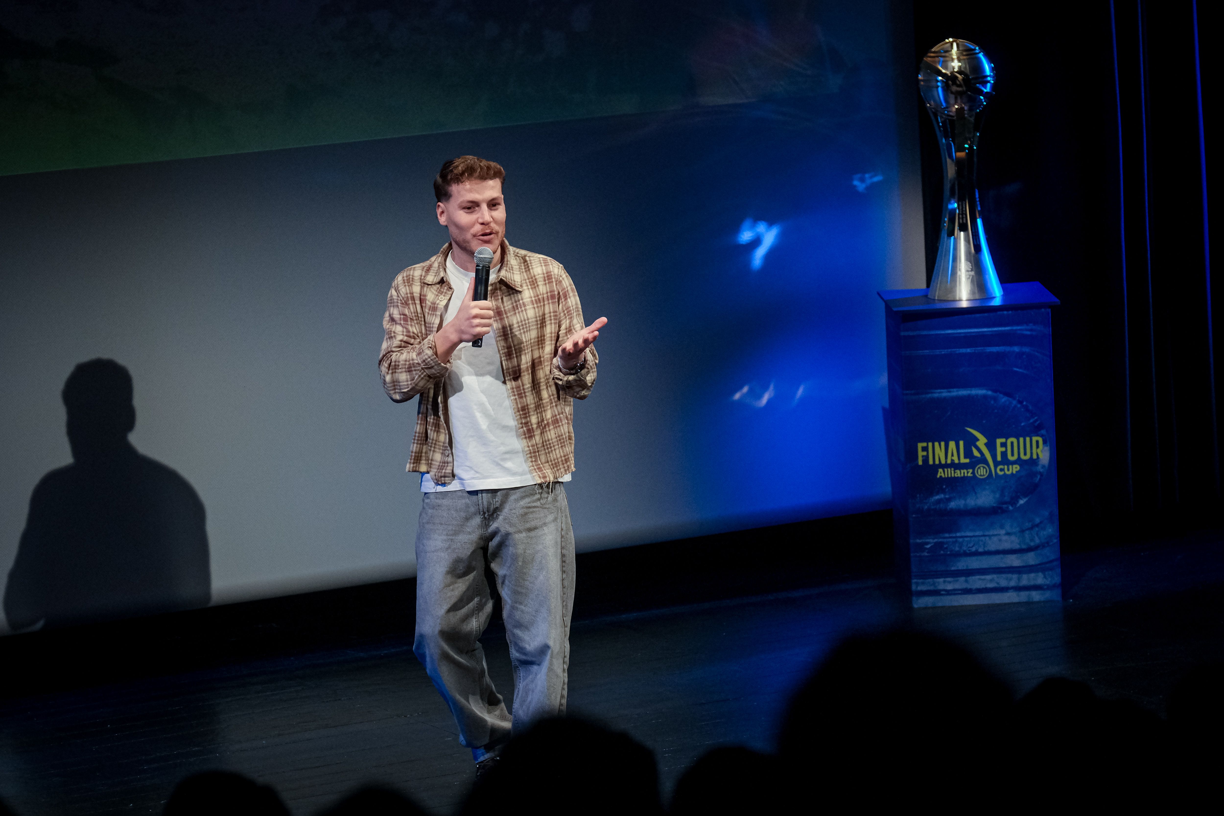 ‘Comedy Club’ abrilhantou Teatro Miguel Franco