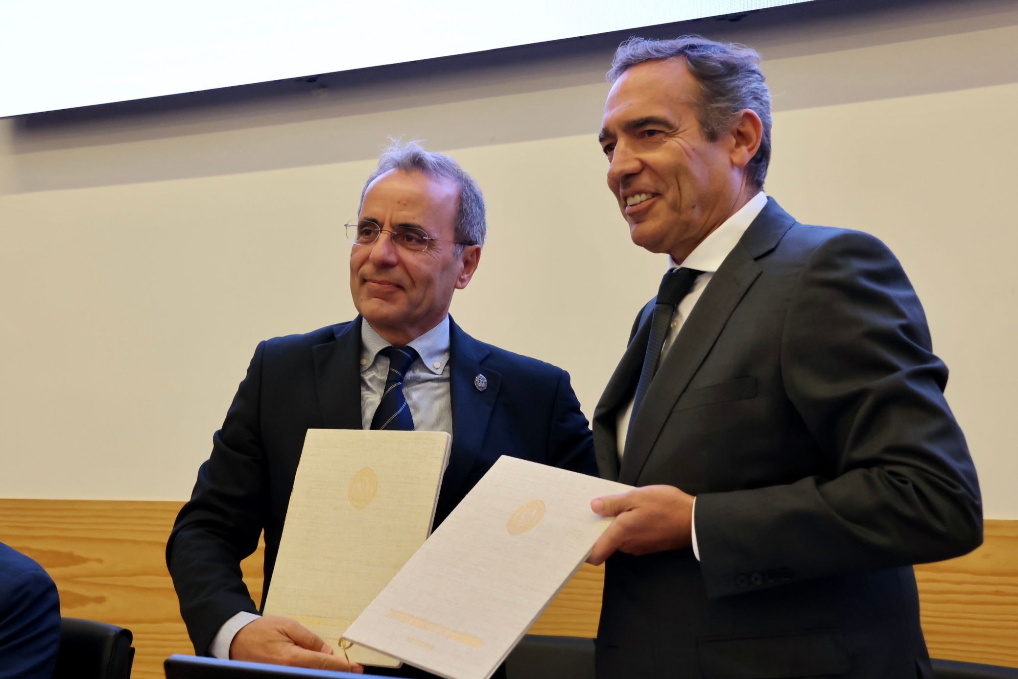Protocolo estabelecido com a Universidade de Coimbra