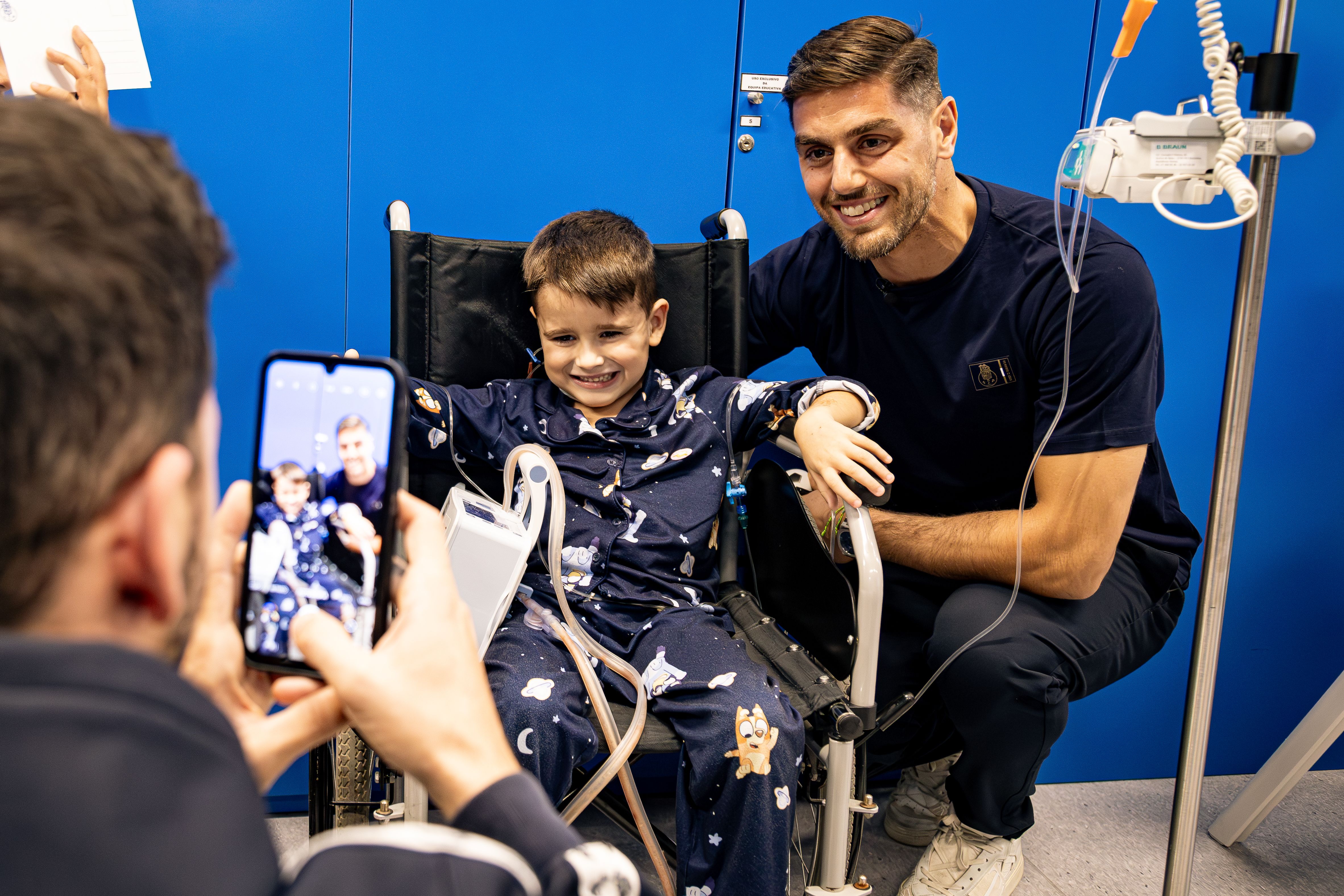 Cláudio Ramos e William Gomes levaram sorrisos ao Hospital de S. João