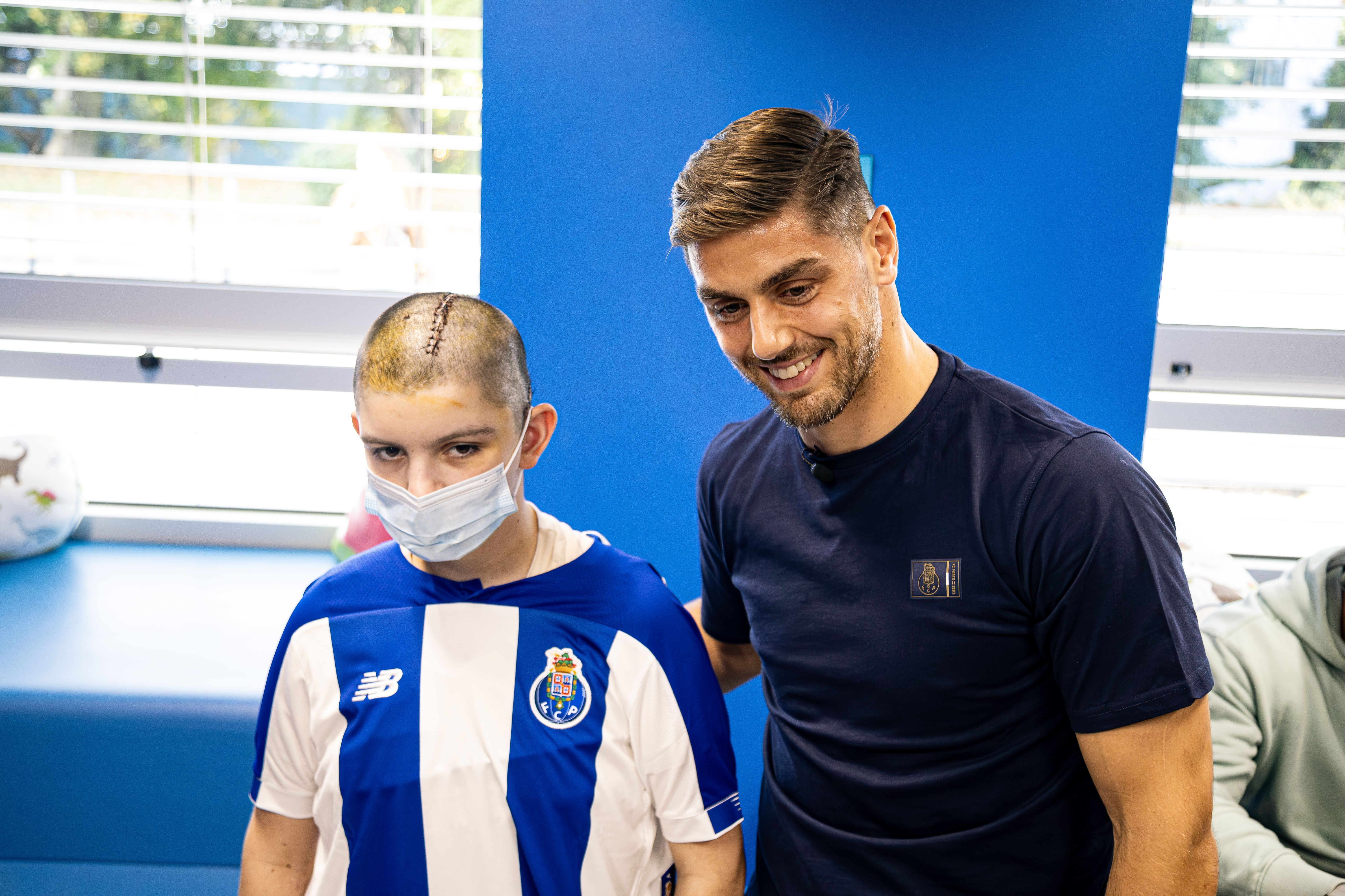 Cláudio Ramos e William Gomes levaram sorrisos ao Hospital de S. João