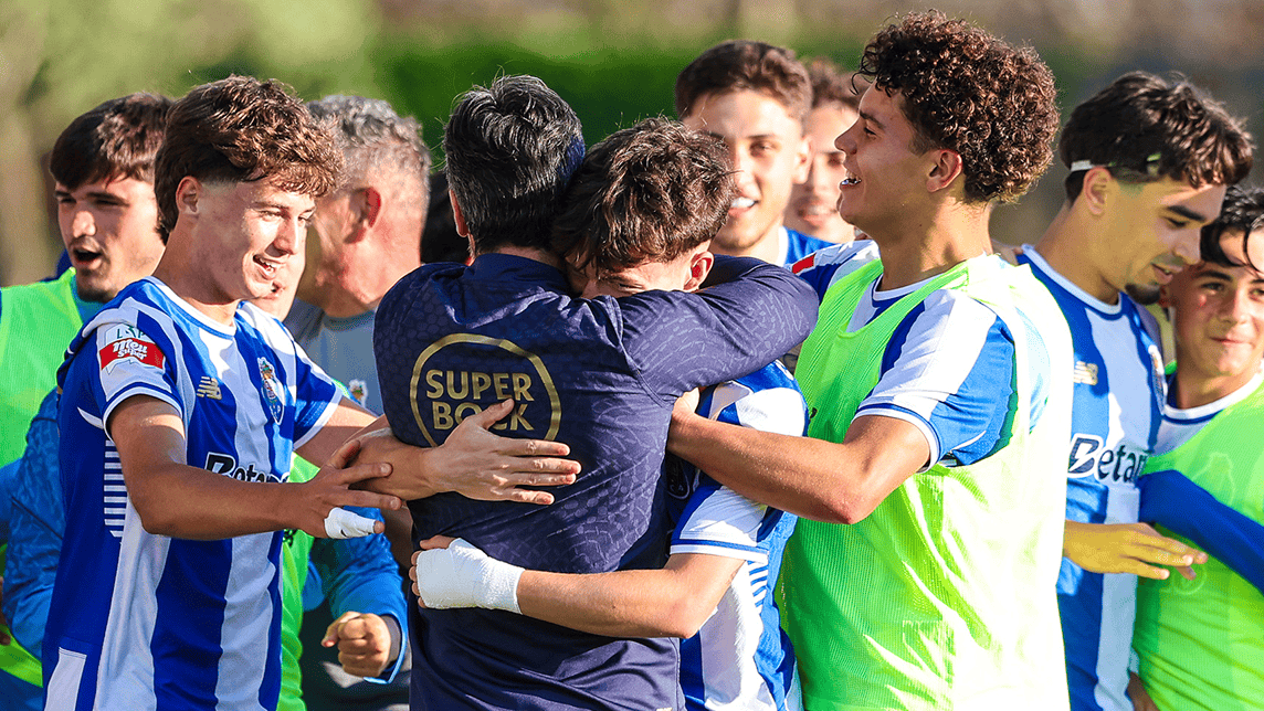 Liga Portugal - Vitória azul e branca no clássico dos “bês”