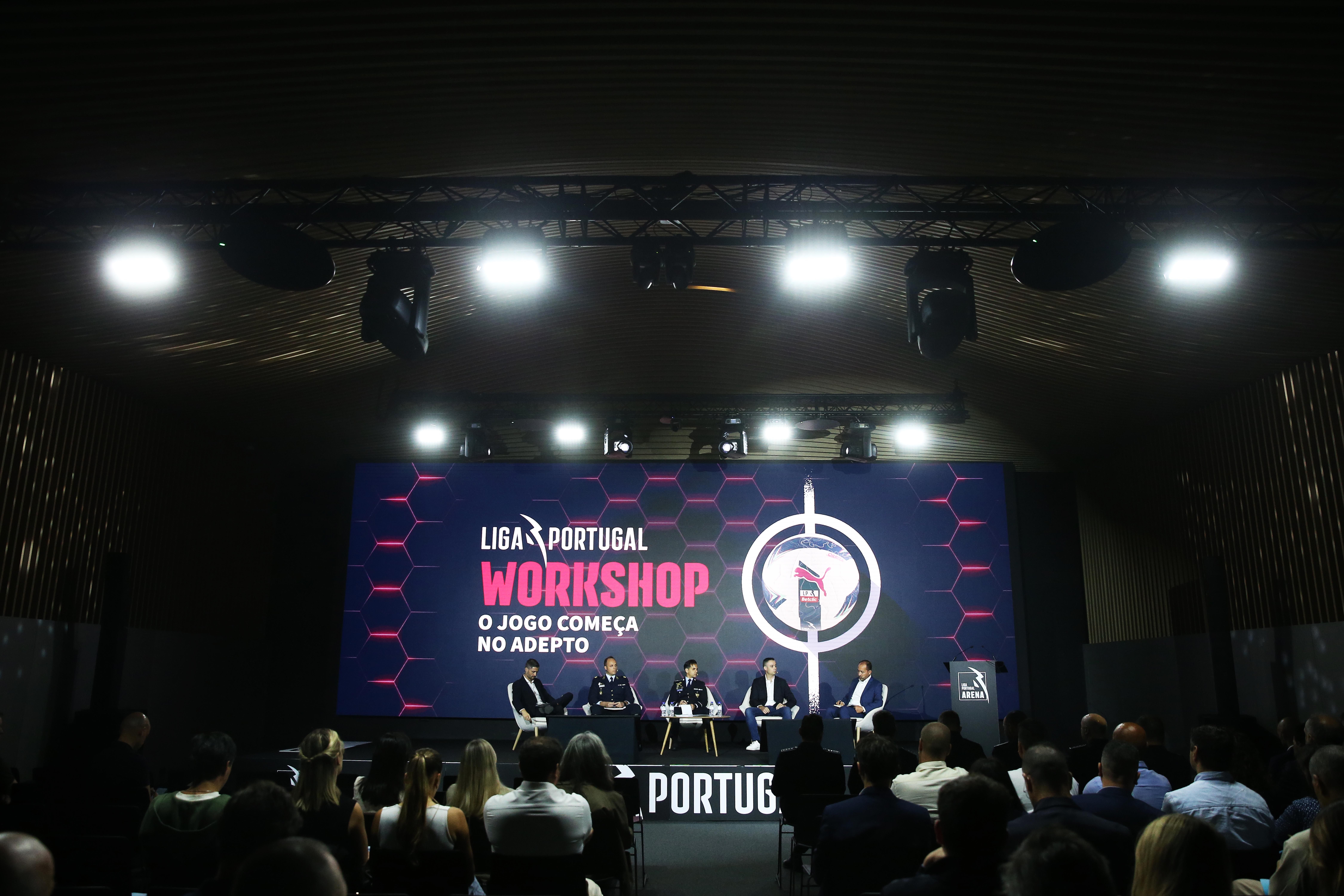 Vista general del taller `El Juego Empieza con el Aficionado`