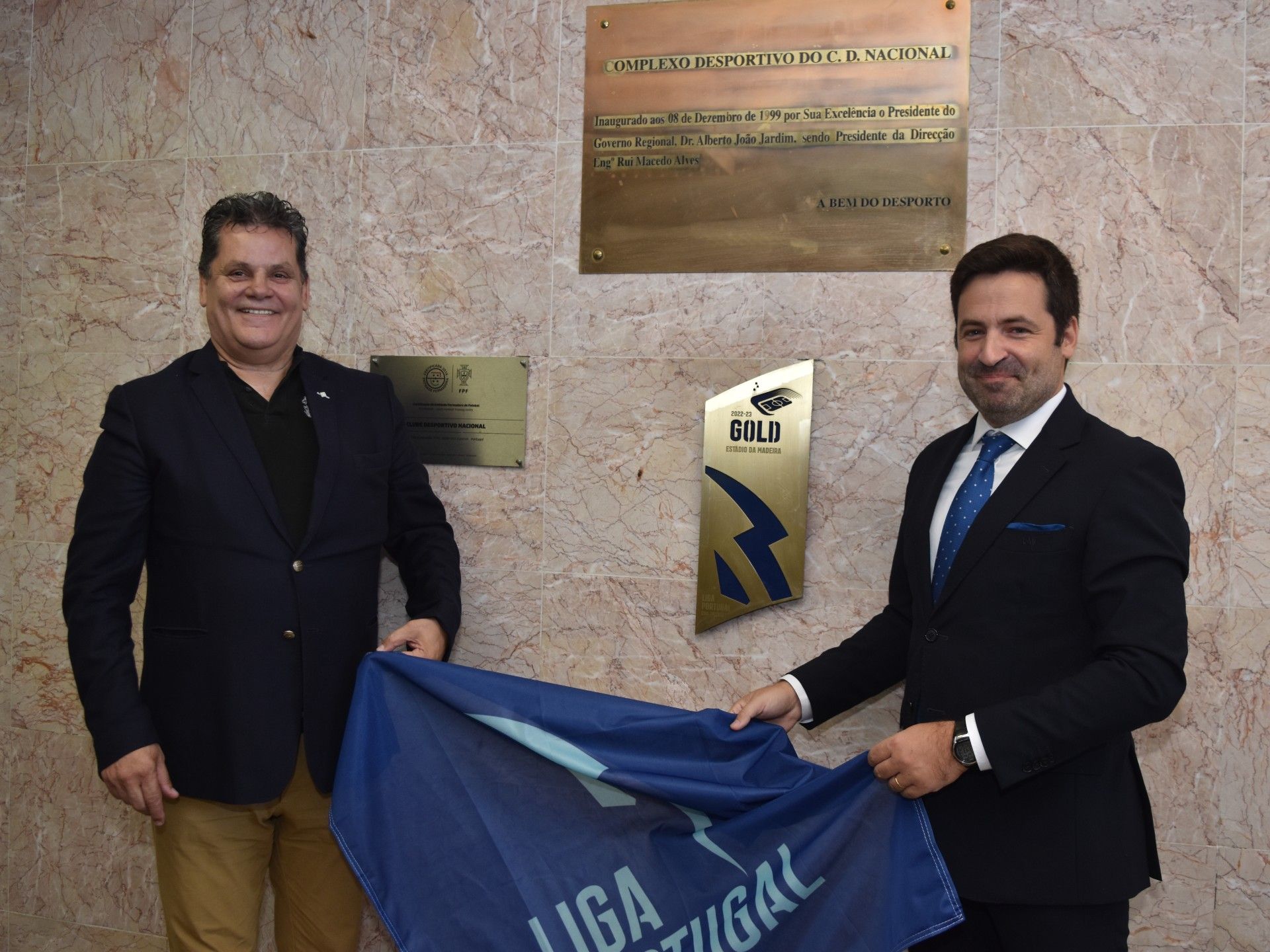 Liga Portugal entrega placas de certificação de estádios