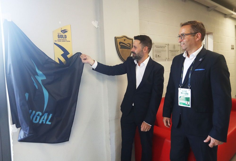 Liga Portugal entrega placas de certificação de estádios