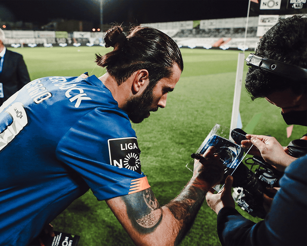 RACISMO NÃO marca fim de semana do Futebol Profissional