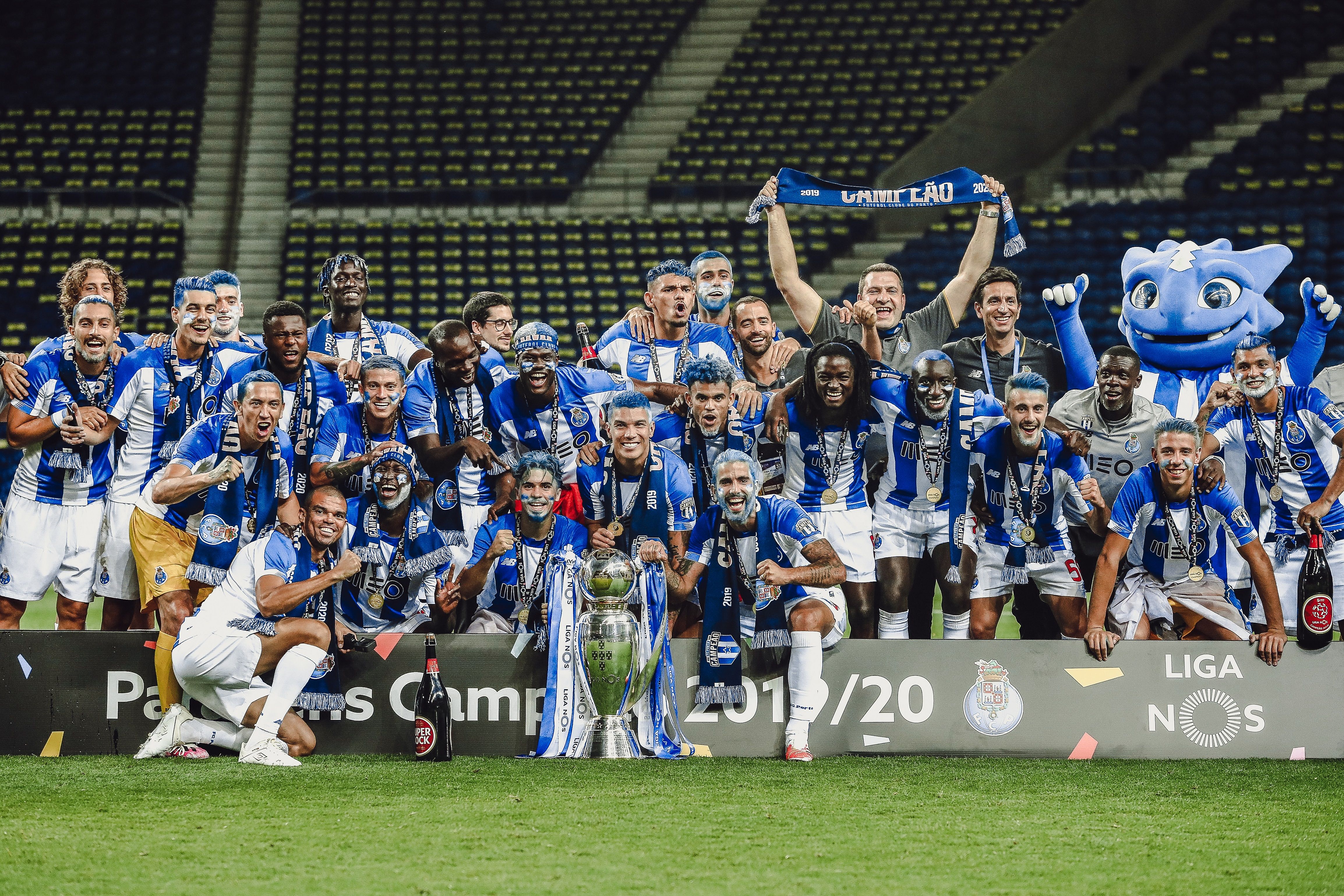 FC Porto recebe troféu da Liga NOS