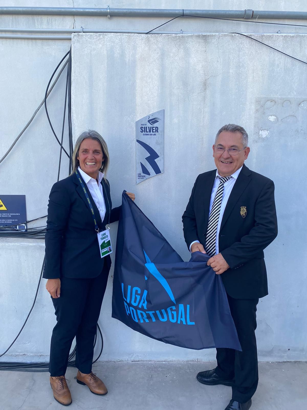 Liga Portugal entrega placas de certificação de estádios