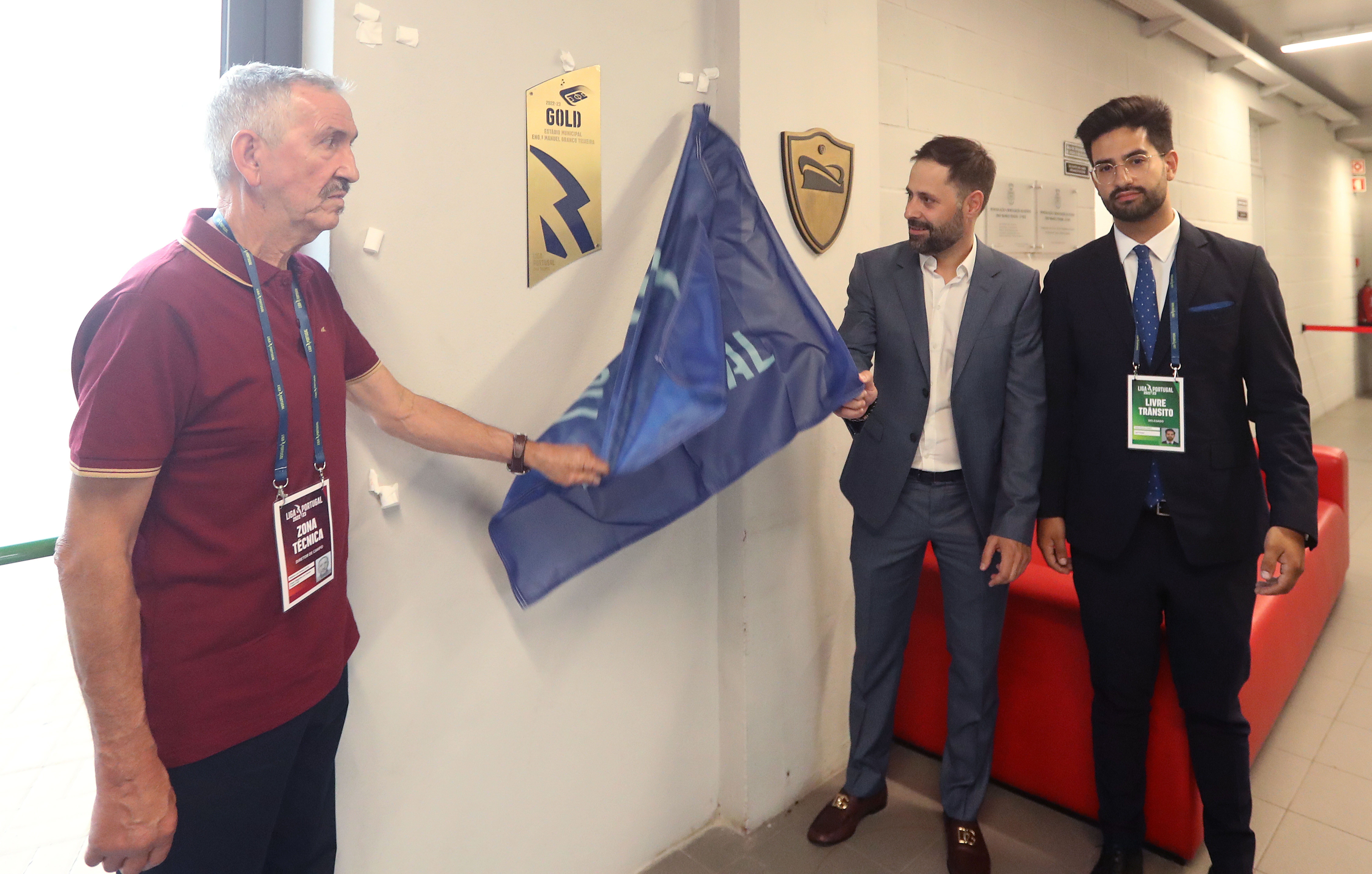 Liga Portugal entrega placas de certificação de estádios