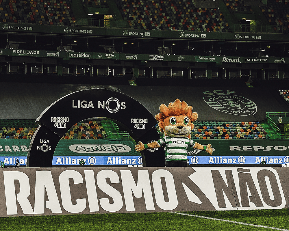 RACISMO NÃO marca fim de semana do Futebol Profissional