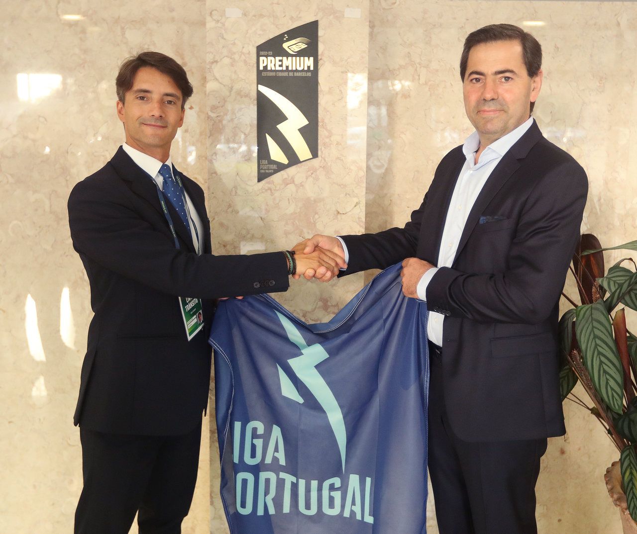 Liga Portugal entrega placas de certificação de estádios