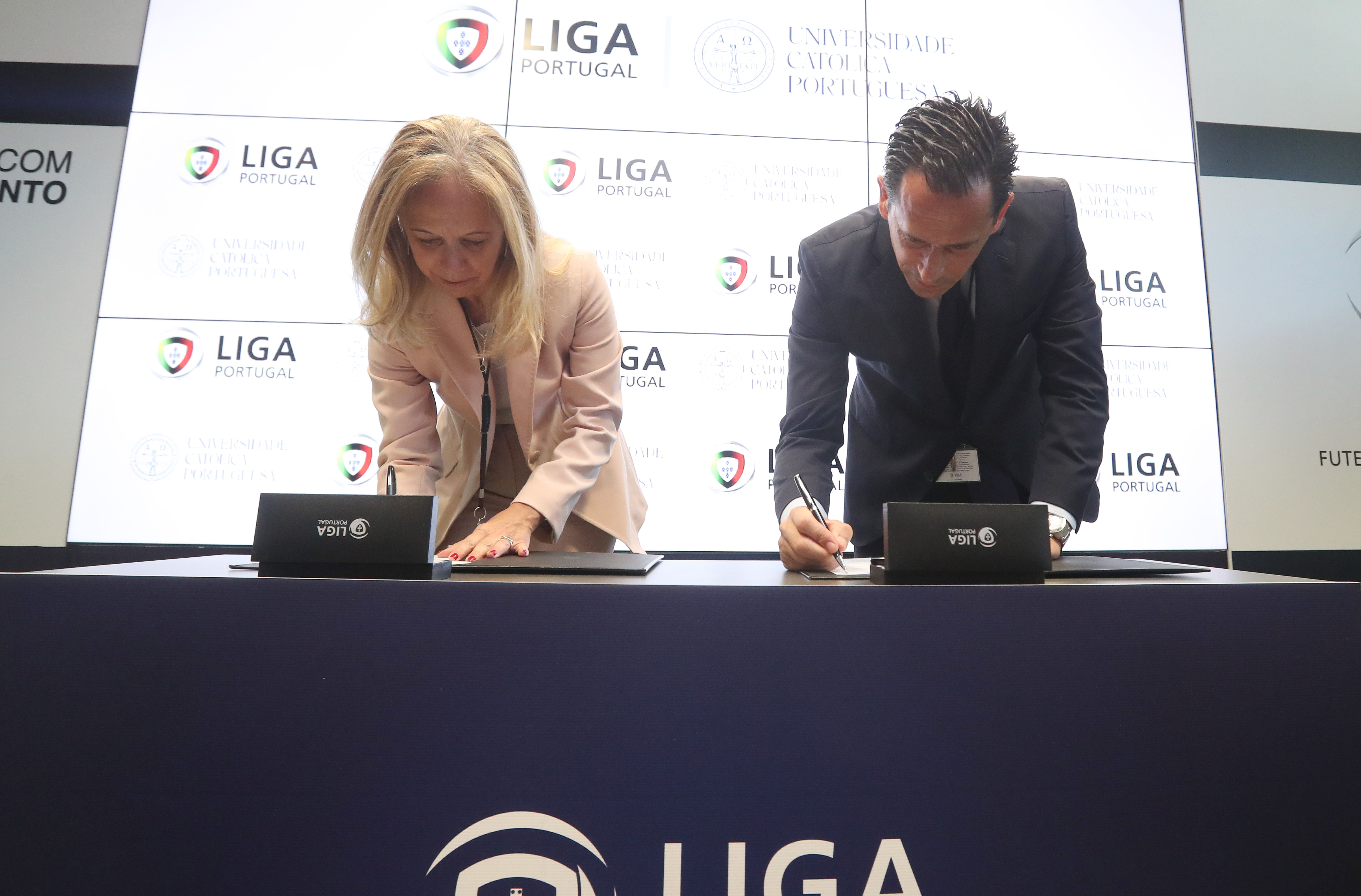 Liga e Católica apostam em licenciatura no Futebol Profissional