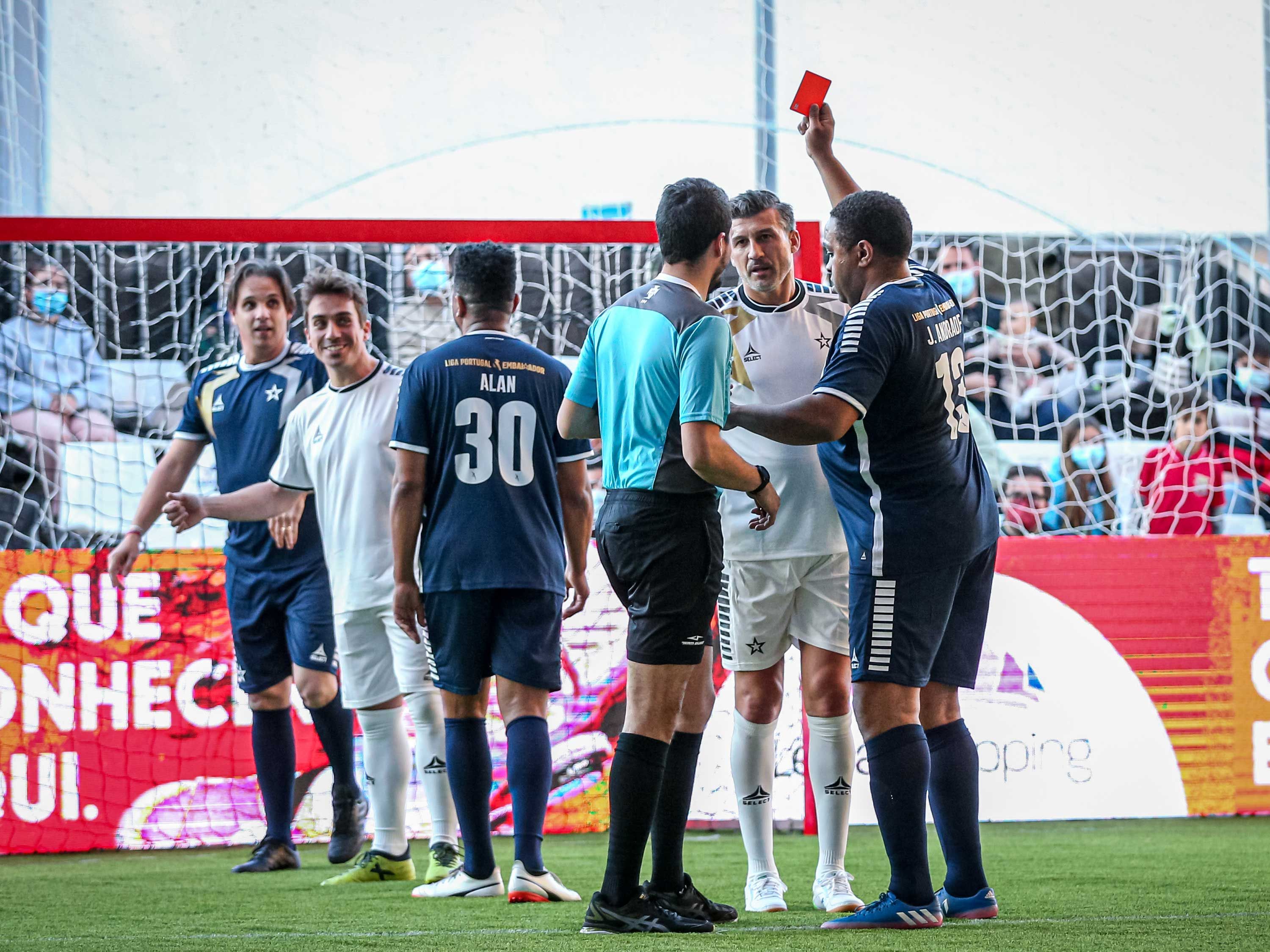 Embaixadores da Liga Portugal e Influenciadores estreiam relvado do Miniestádio