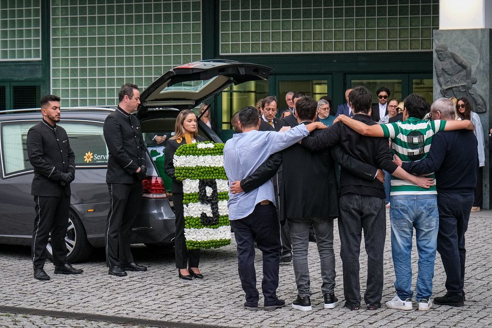 Pedro Proença presta última homenagem a Manuel Fernandes