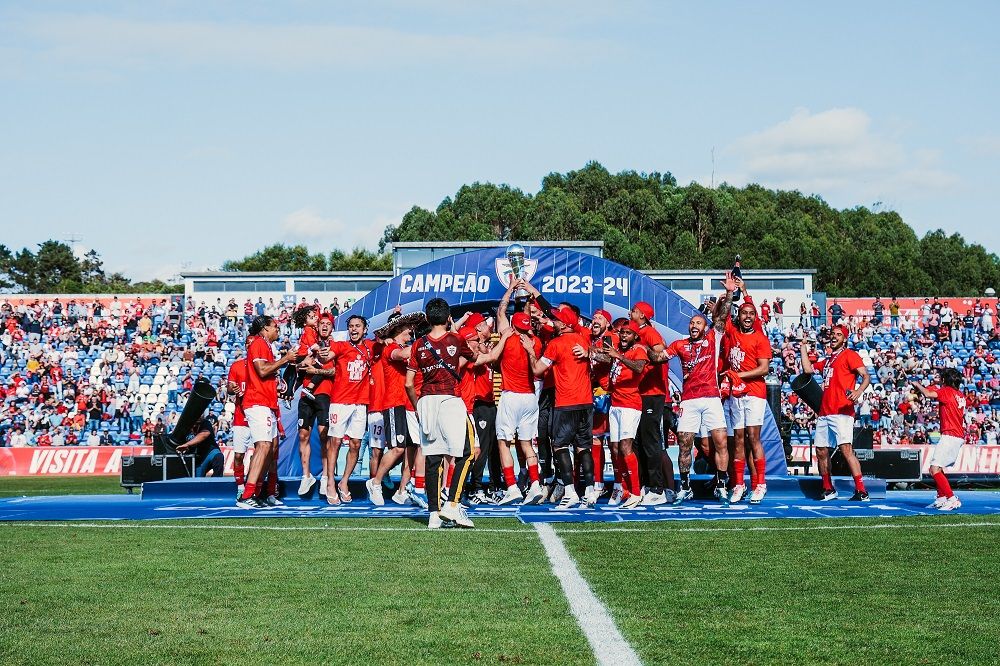 Santa Clara levantou o troféu da Liga Portugal SABSEG