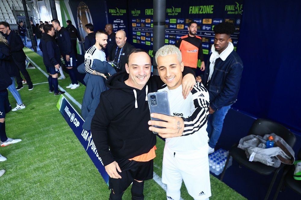 Embaixadores da Liga Portugal e Rádio Comercial estreiam relvado do Miniestádio