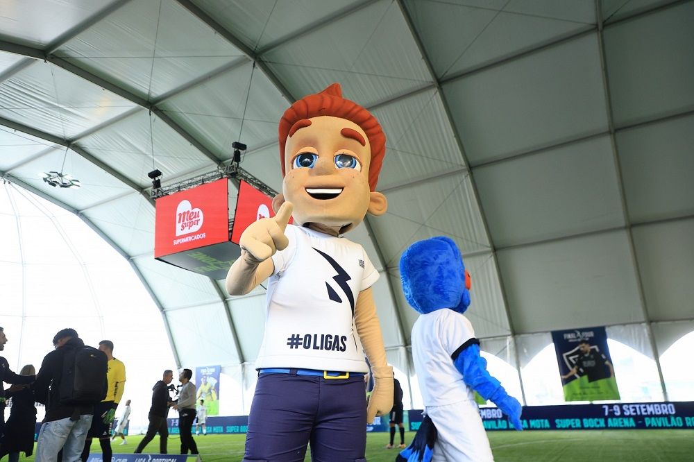 Embaixadores da Liga Portugal e Rádio Comercial estreiam relvado do Miniestádio