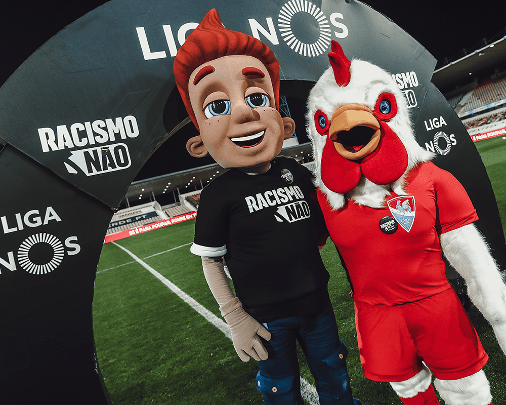 RACISMO NÃO marca fim de semana do Futebol Profissional