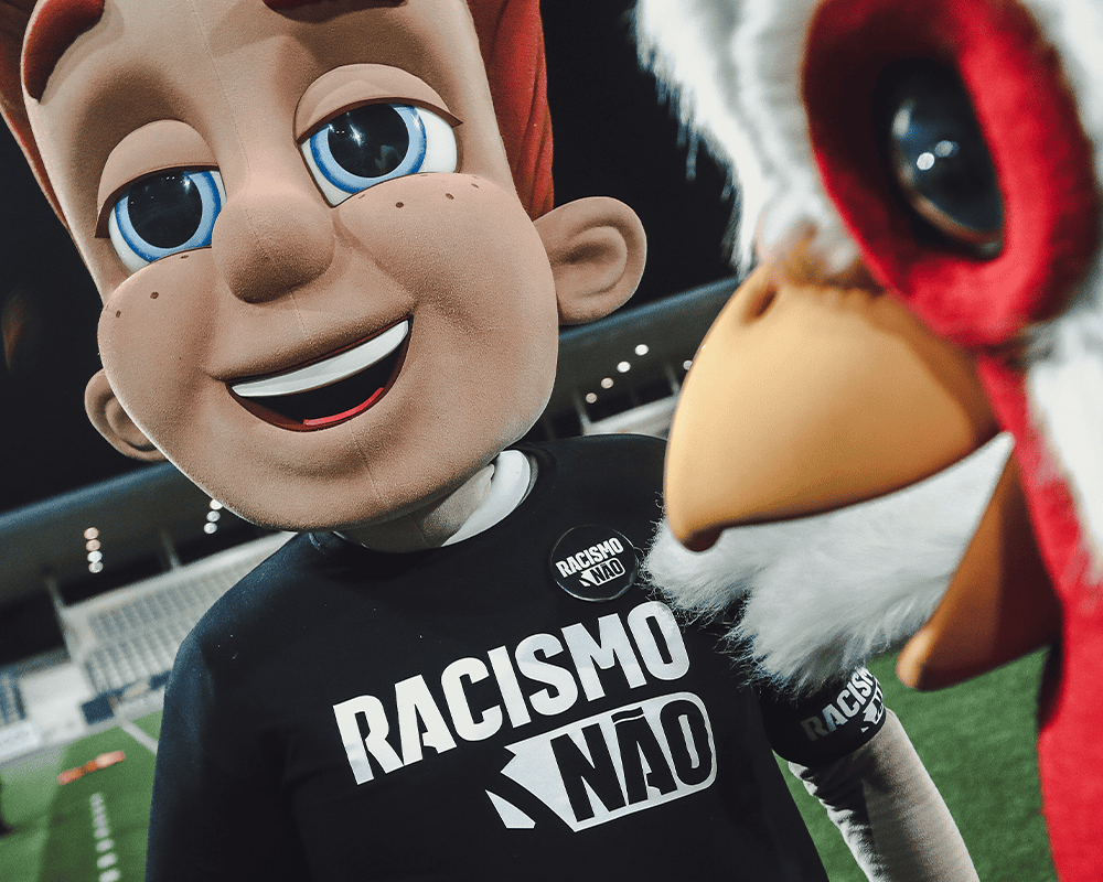 RACISMO NÃO marca fim de semana do Futebol Profissional