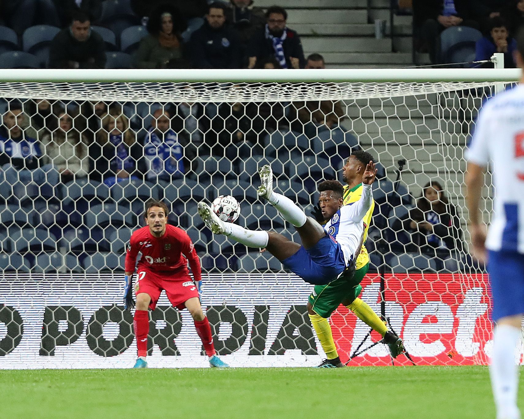 SL Benfica segura liderança