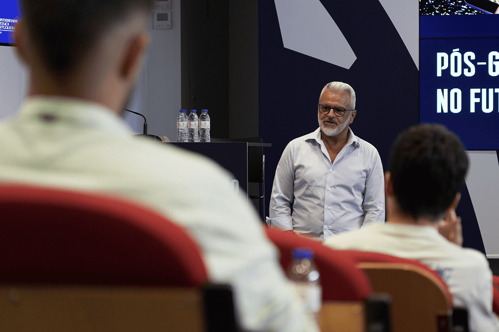 O Diretor de Imprensa na Pós-Graduação em Comunicação no Futebol Profissional