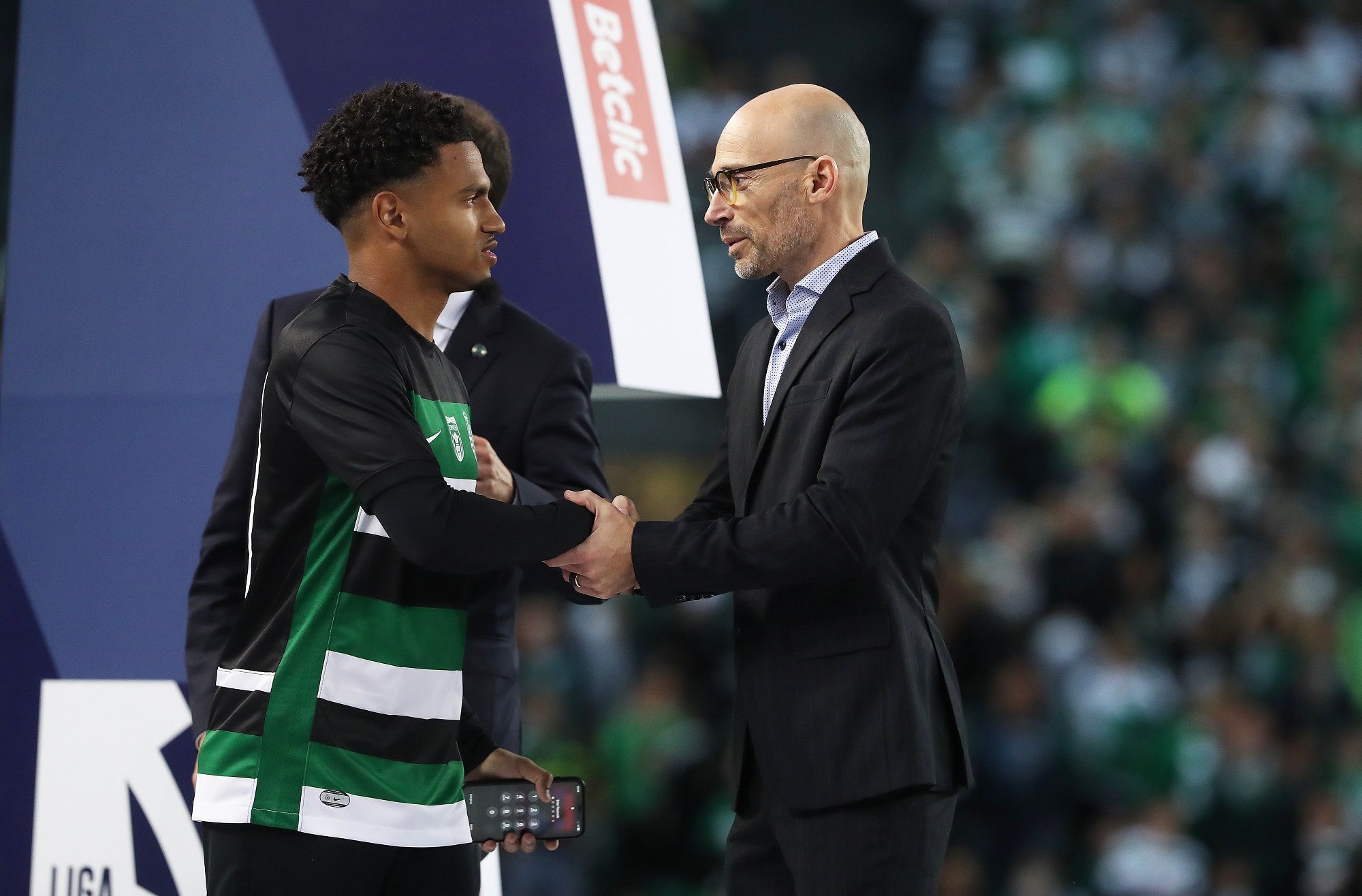 Pedro Proença entregou o troféu da Liga Portugal Betclic ao Sporting CP