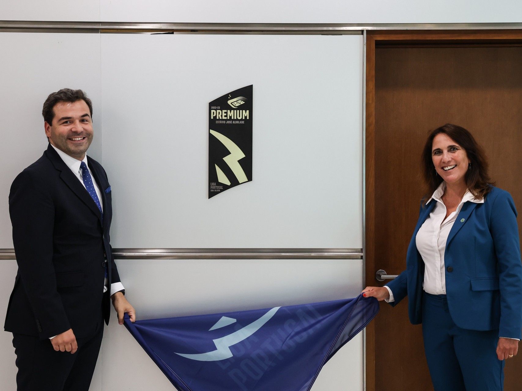Liga Portugal entregou placas de certificação de estádios
