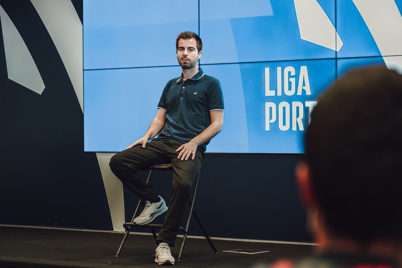 Comunicação no Futebol Profissional" aborda o comentário desportivo