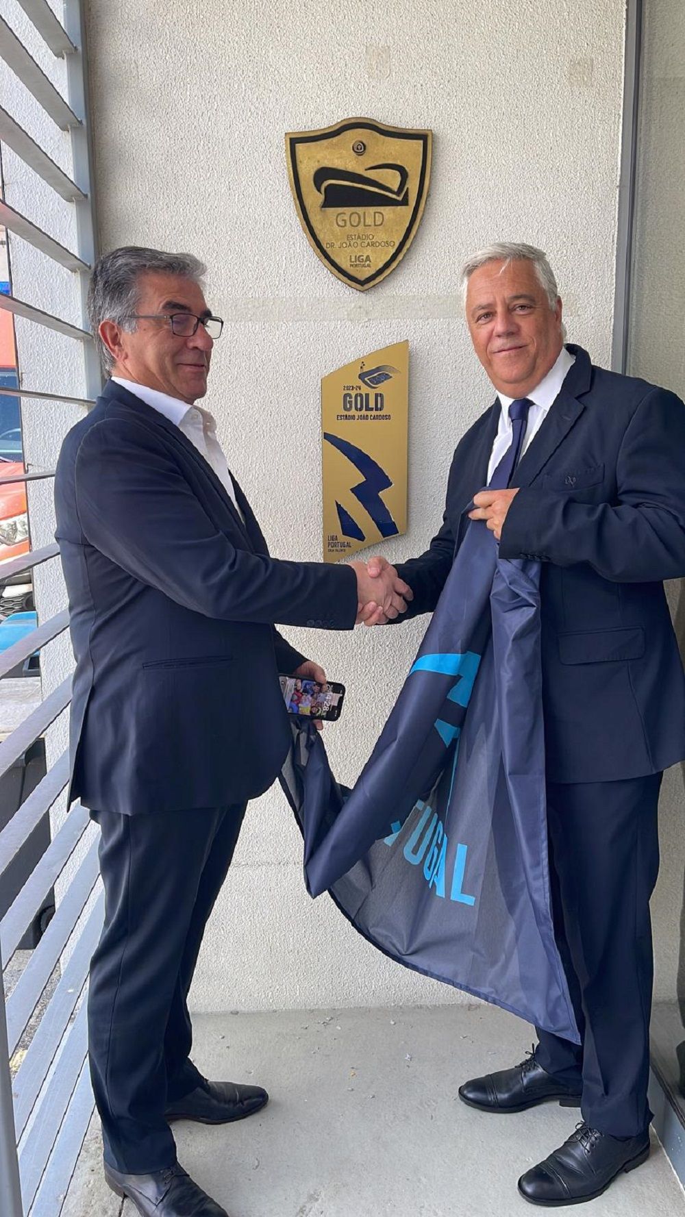 Liga Portugal entrega placas de certificação de estádios
