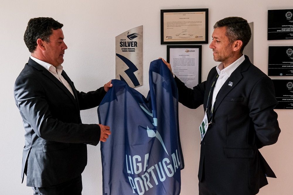 Liga Portugal entrega placas de certificação de estádios