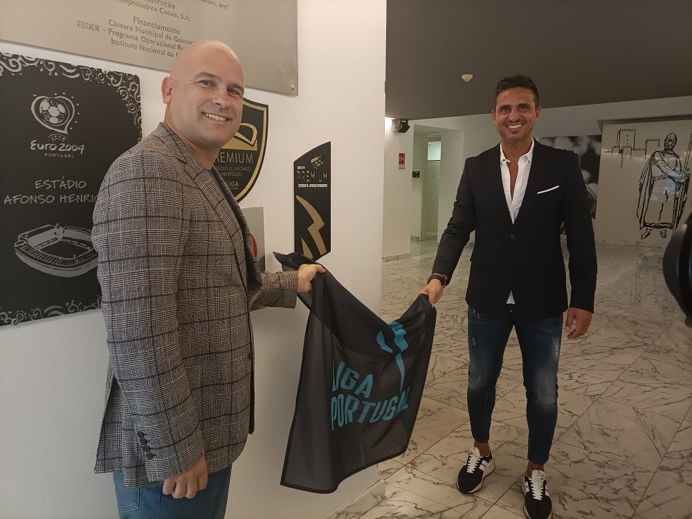 Liga Portugal entrega placas de certificação de estádios