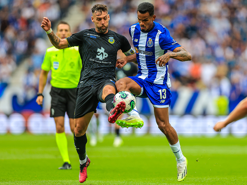 Jogo de loucos no Dragão acaba com empate entre FC Porto e Arouca